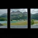 Chesa Munteratsch 2-zimmerwohnung 301 Typ E アパート *